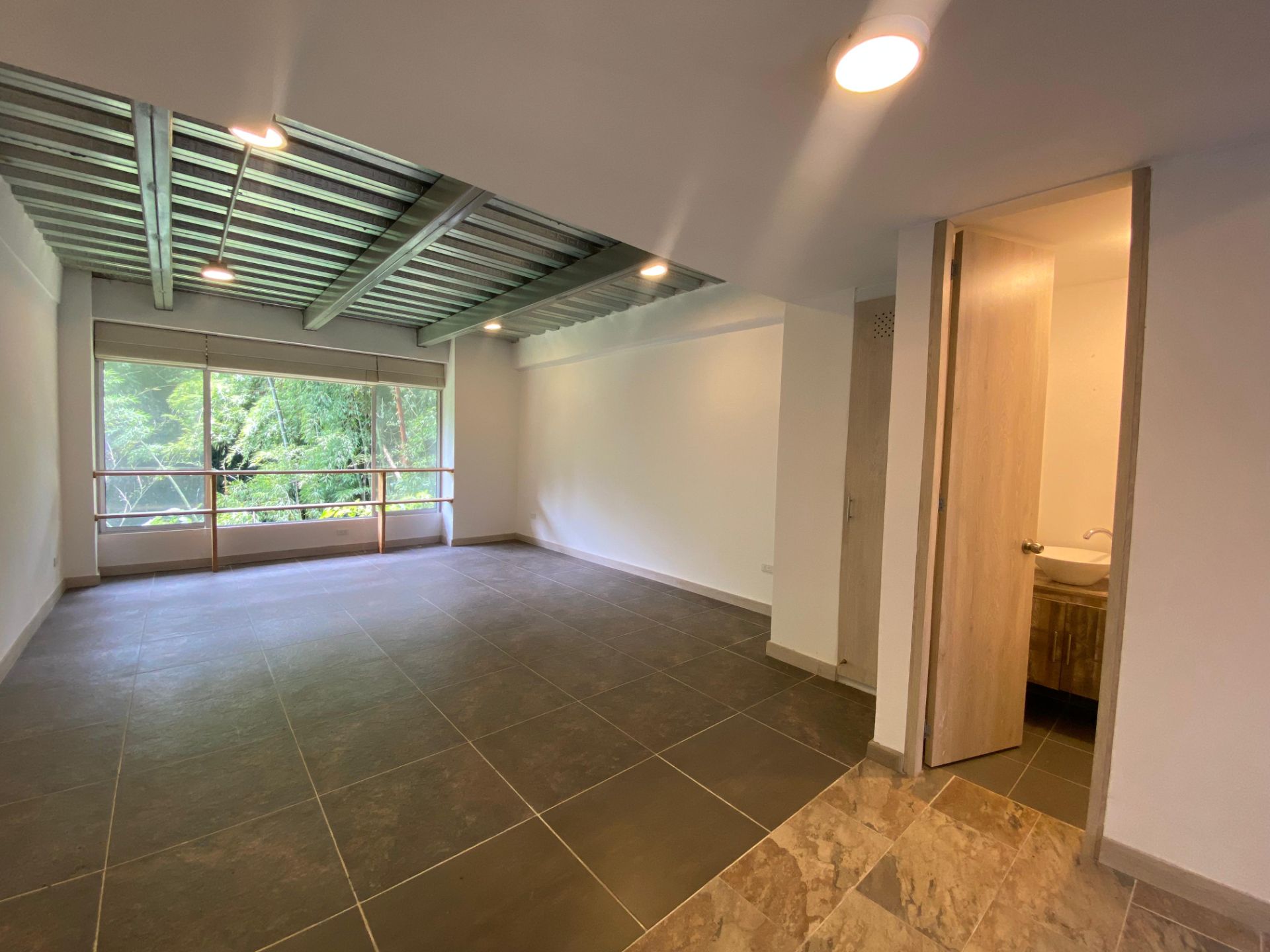 Local en renta - Armenia norte con alto flujo peatonal.jpg