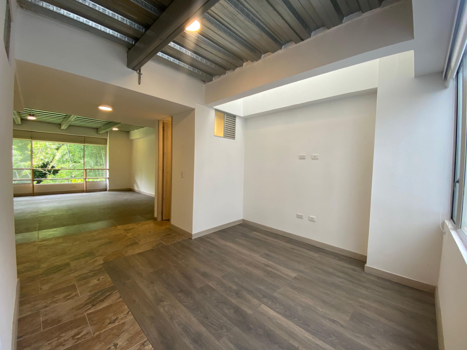 Local en renta - Armenia norte con baño privado.jpg