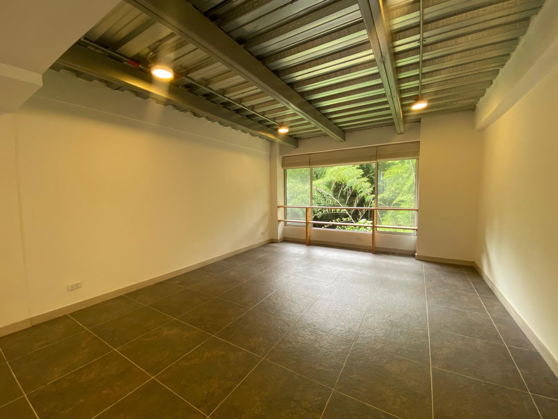 Local en renta - Armenia norte cerca de centros comerciales.jpg