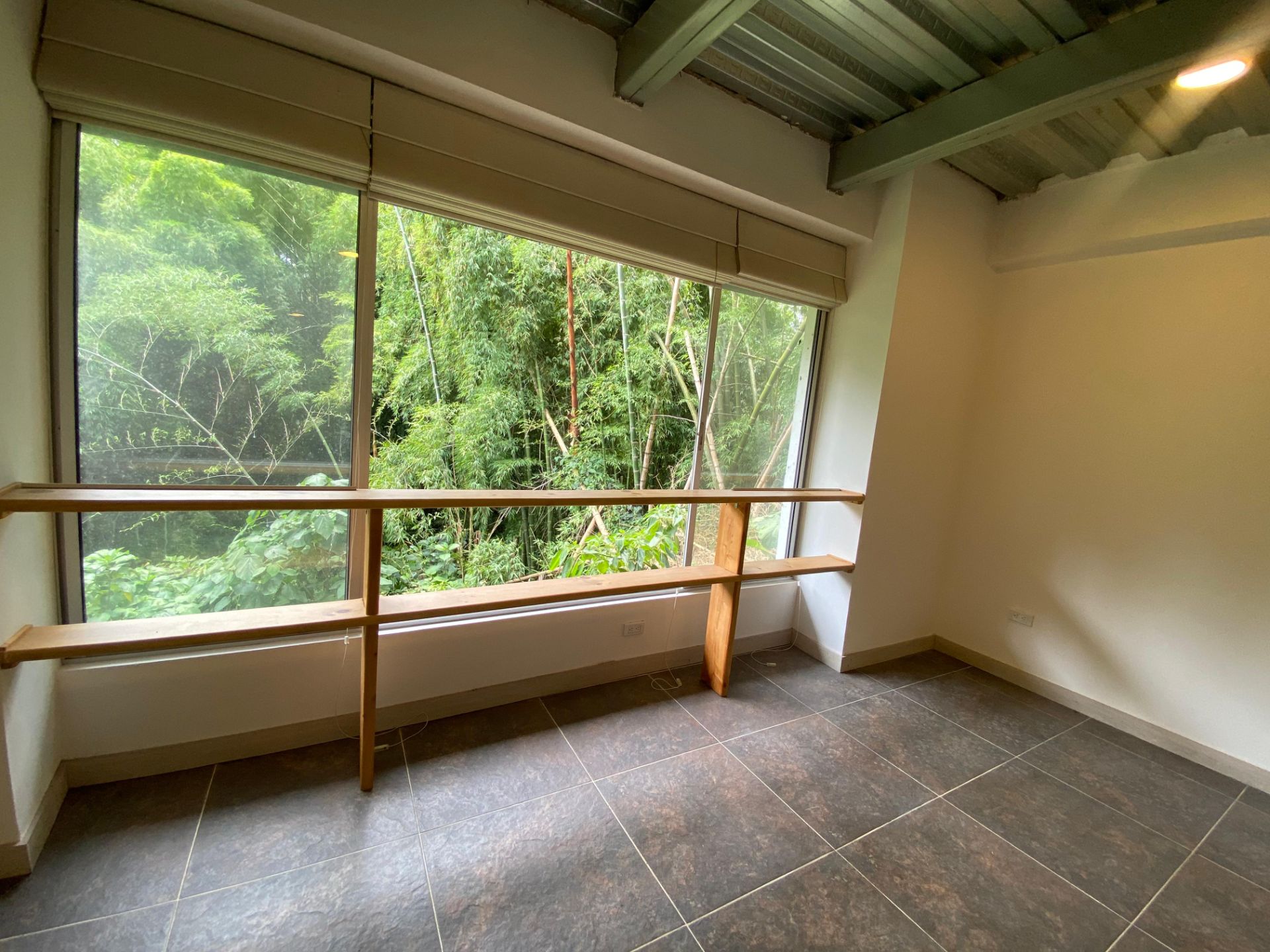 Local en renta - Armenia norte calle principal.jpg