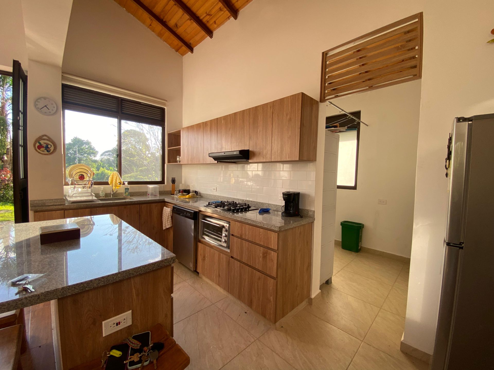 Casa campestre en renta – sector El Caimo alta valorización.jpg