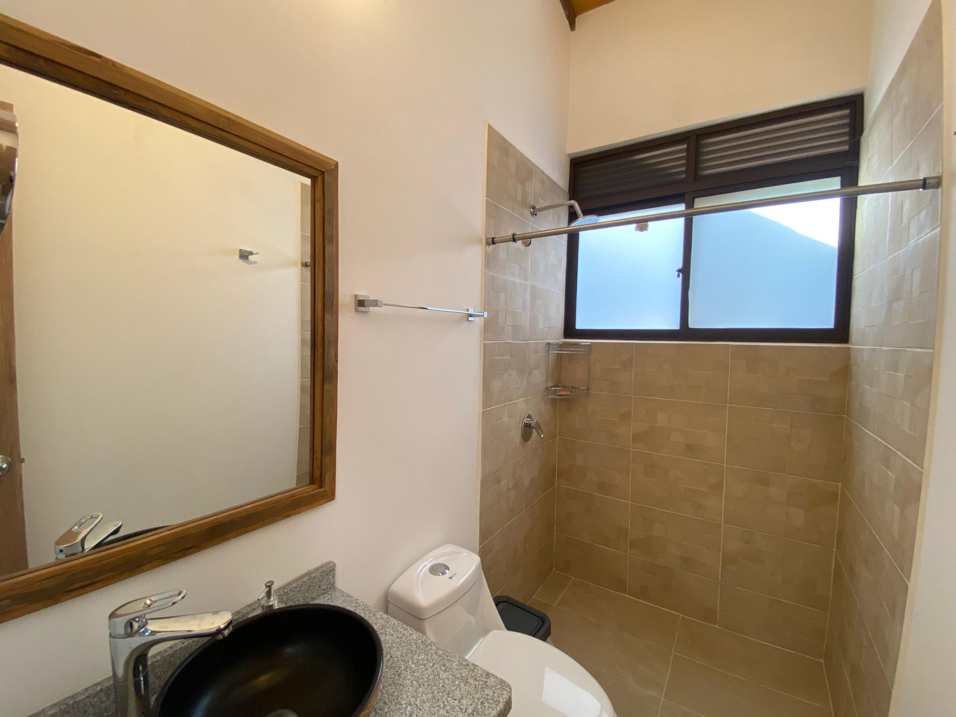 Casa campestre en renta – sector El Caimo con portería 24 horas.jpg