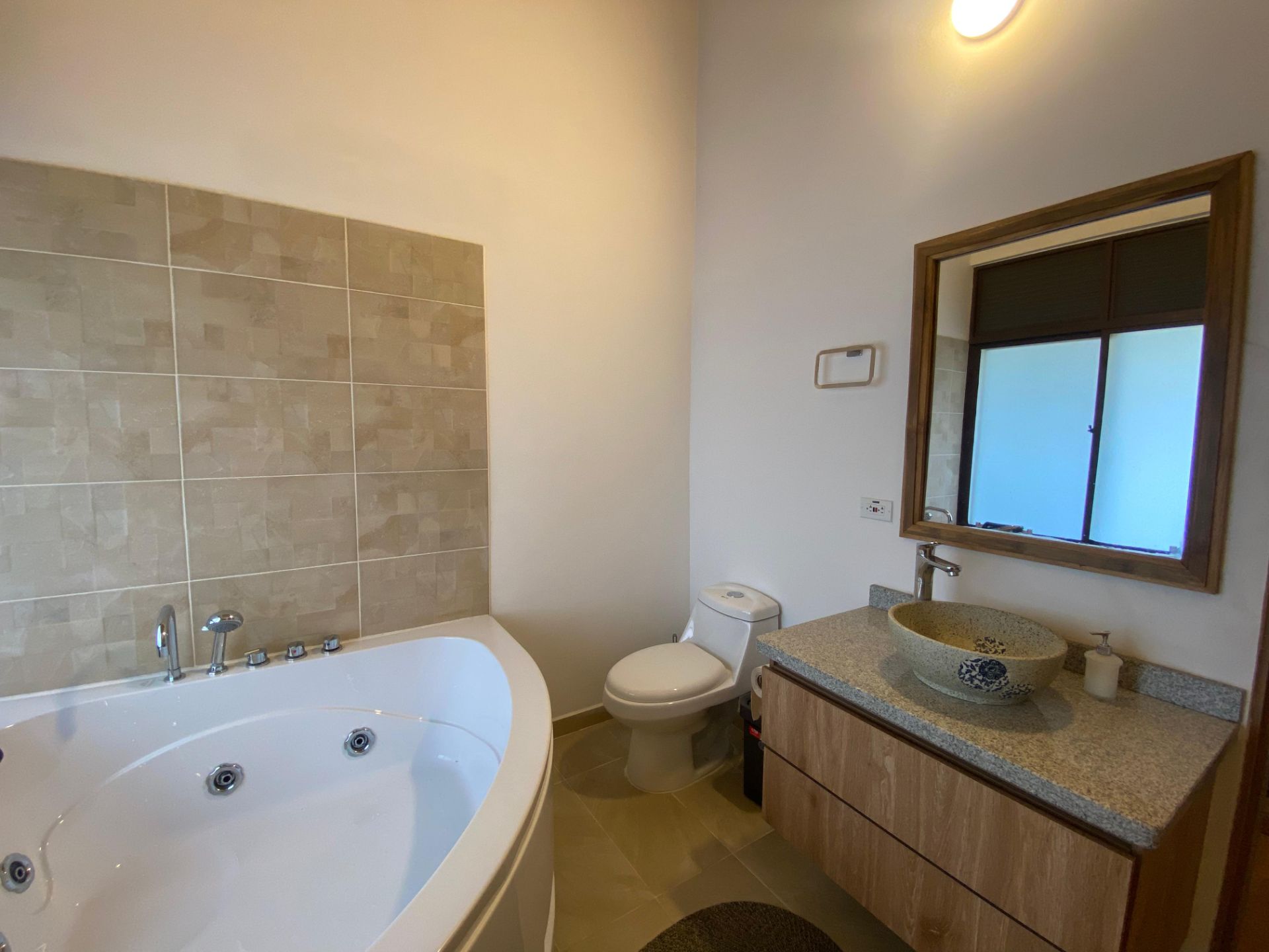 Casa campestre en renta – sector El Caimo rodeada de naturaleza.jpg