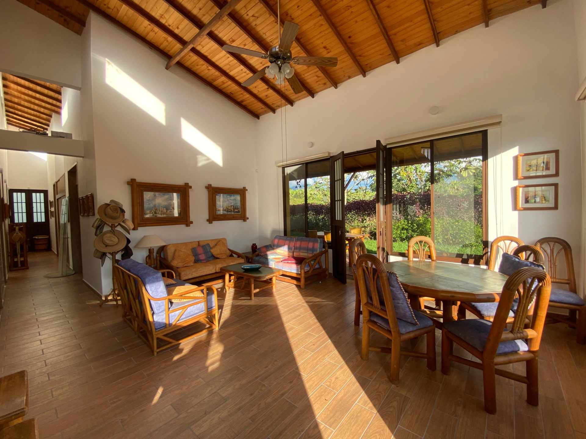 Casa campestre en renta – sector El Caimo bien comunicada.jpg