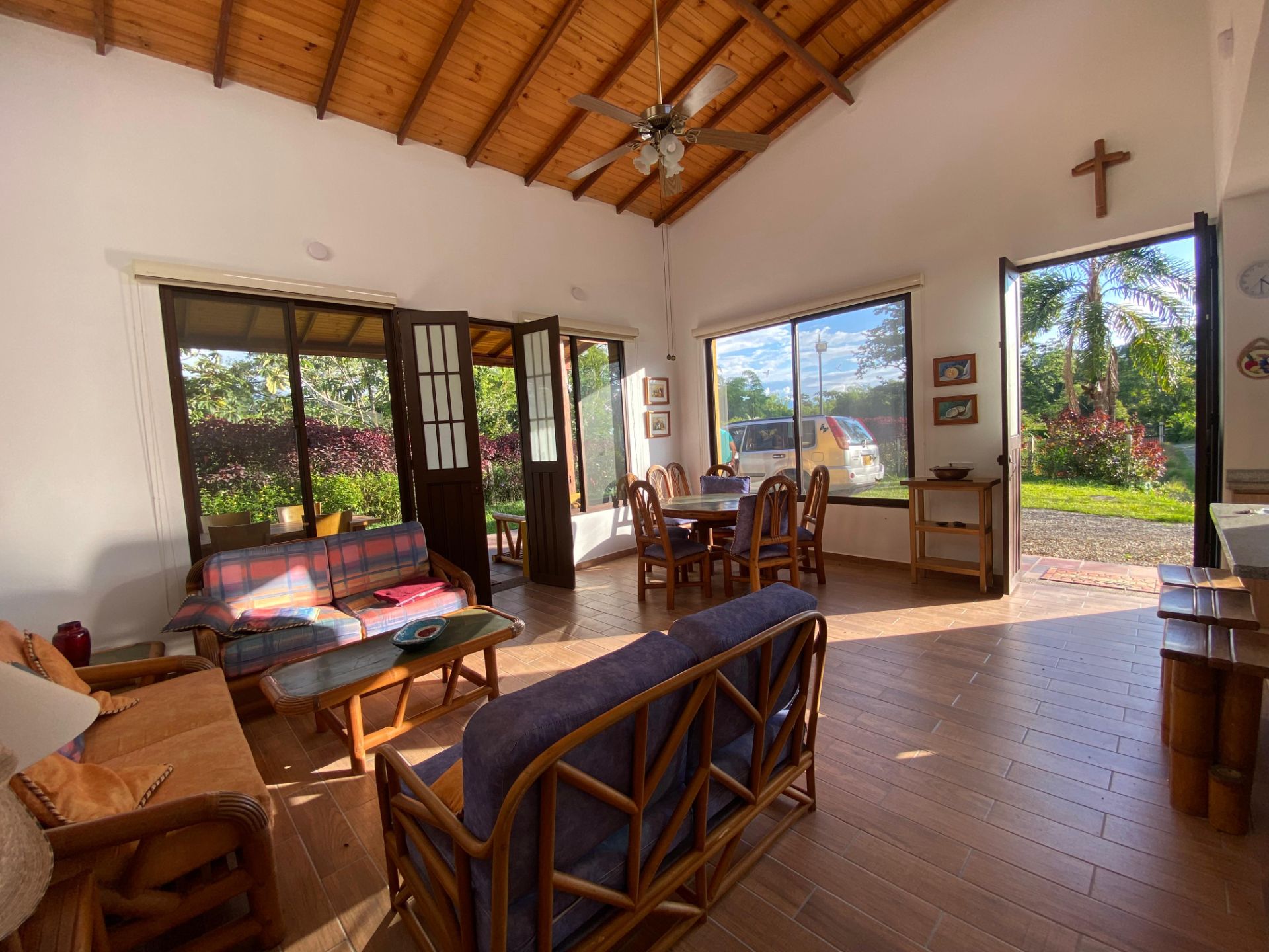 Casa campestre en renta – sector El Caimo con buena vista.jpg