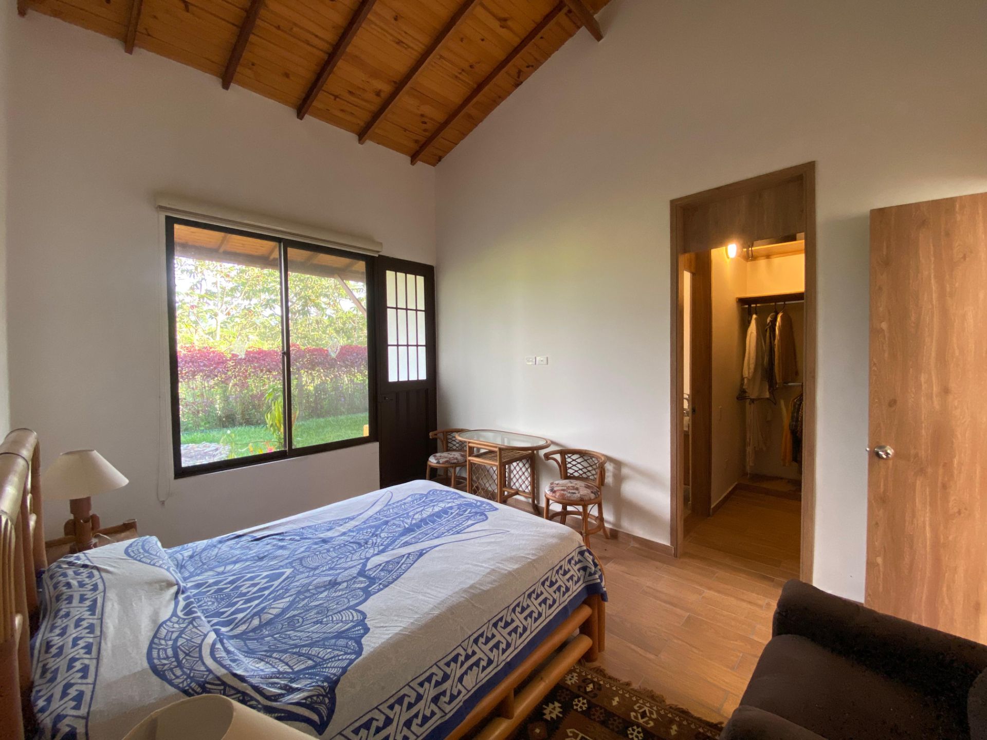 Casa campestre en renta – sector El Caimo con vista panorámica.jpg