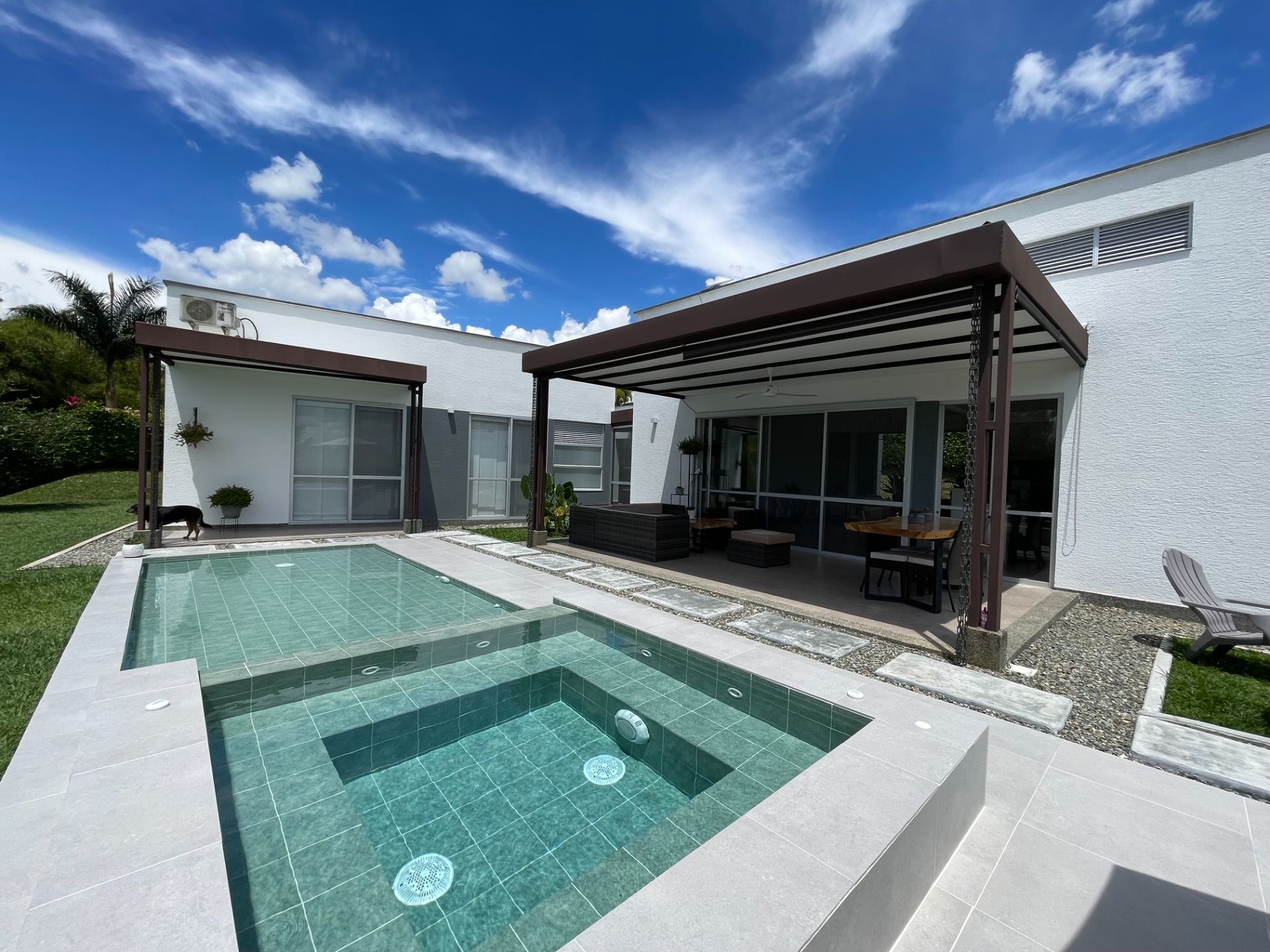 casa-campestre-quindio-piscina-jacuzzi (4).jpeg