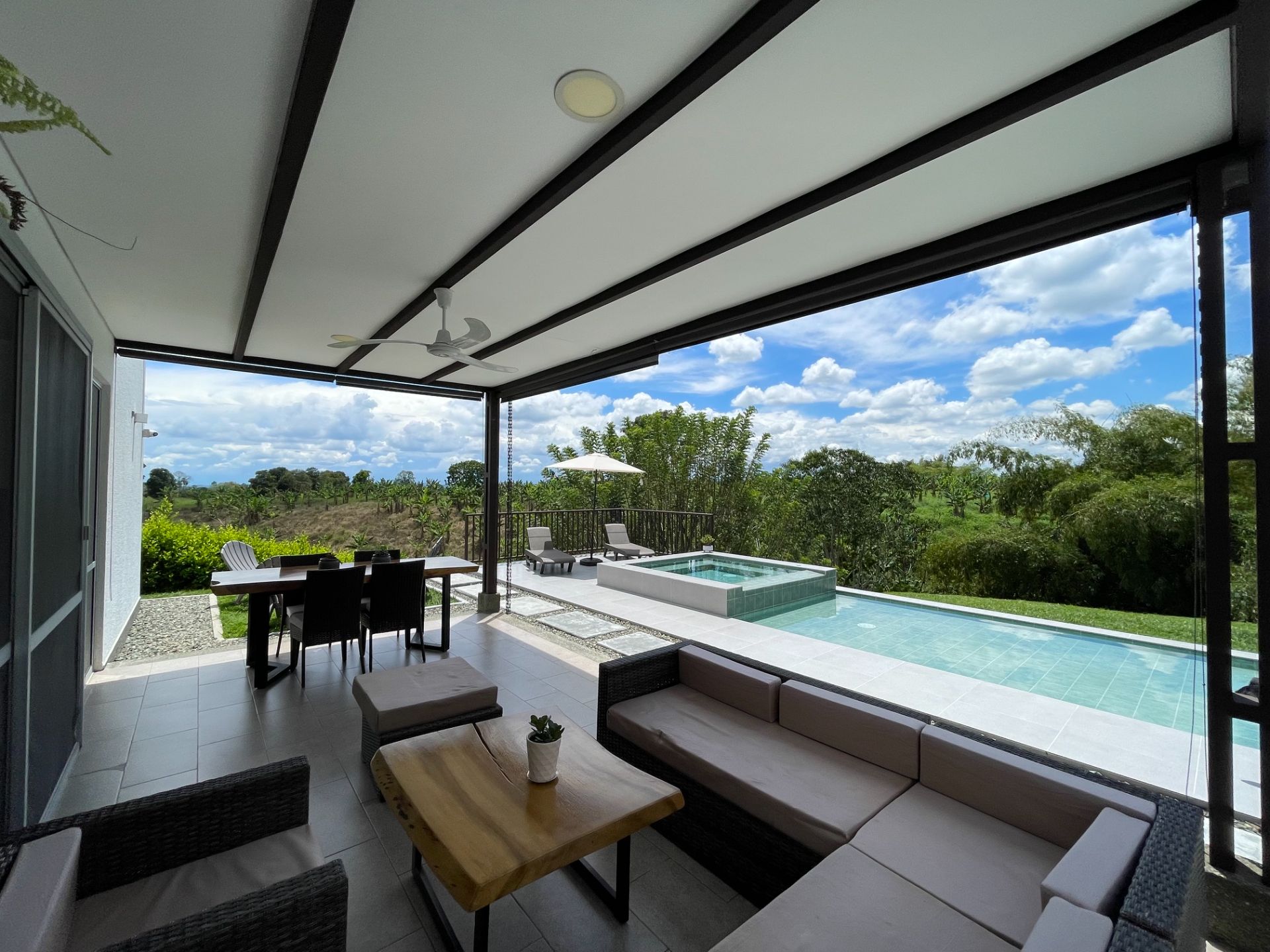 casa-campestre-quindio-piscina-jacuzzi (6).jpeg