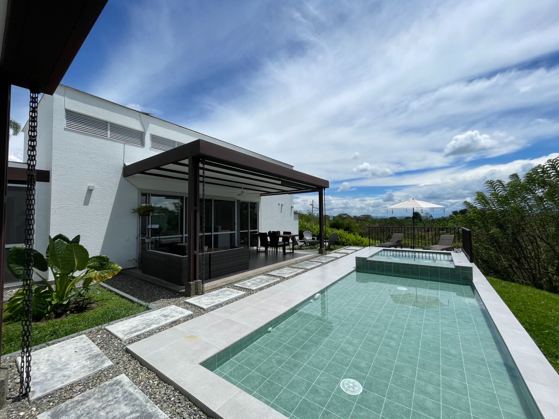 casa-campestre-quindio-piscina-jacuzzi (7).jpeg