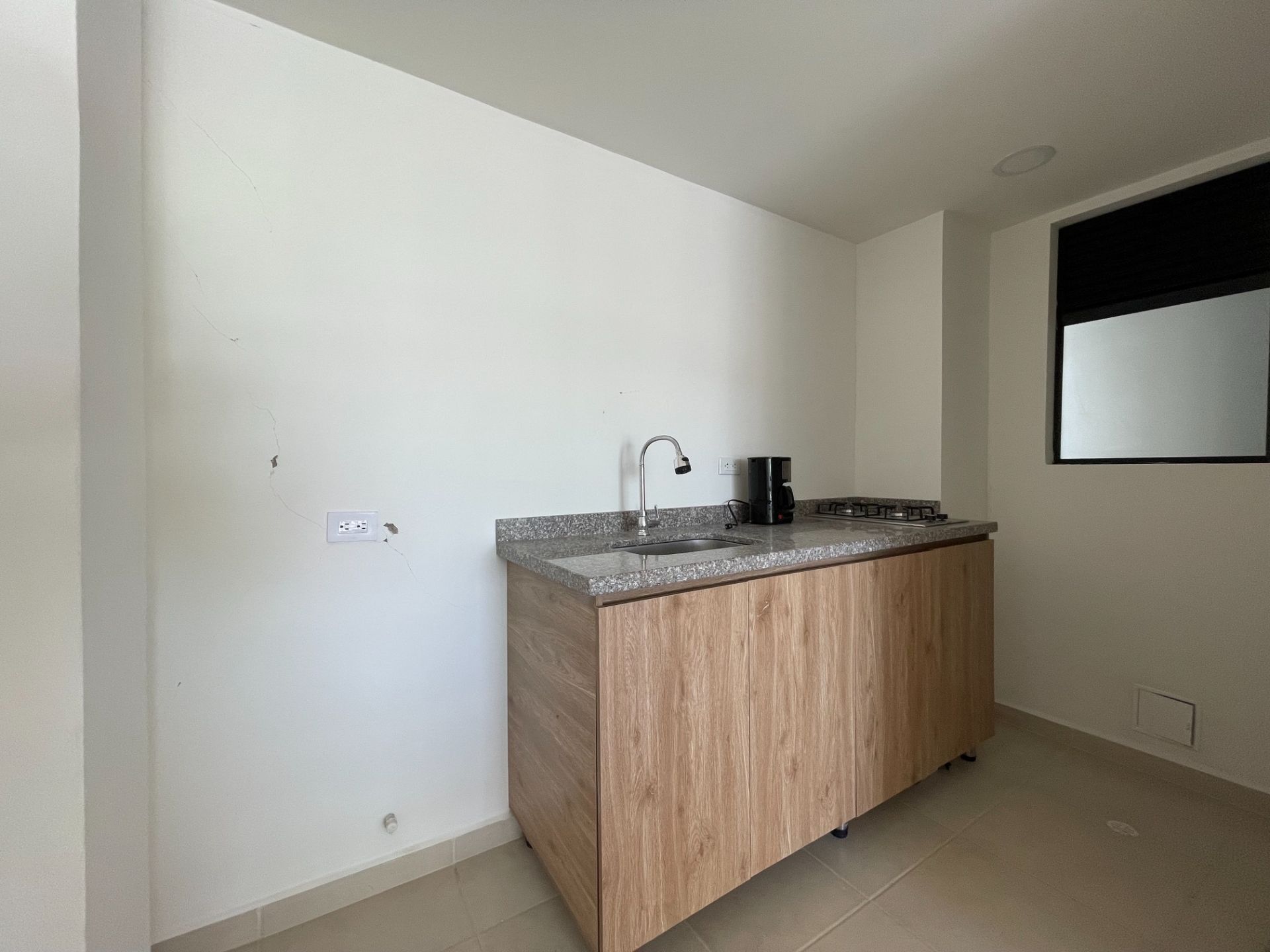 Apartaestudio-en-renta-la-castellana (1).jpeg