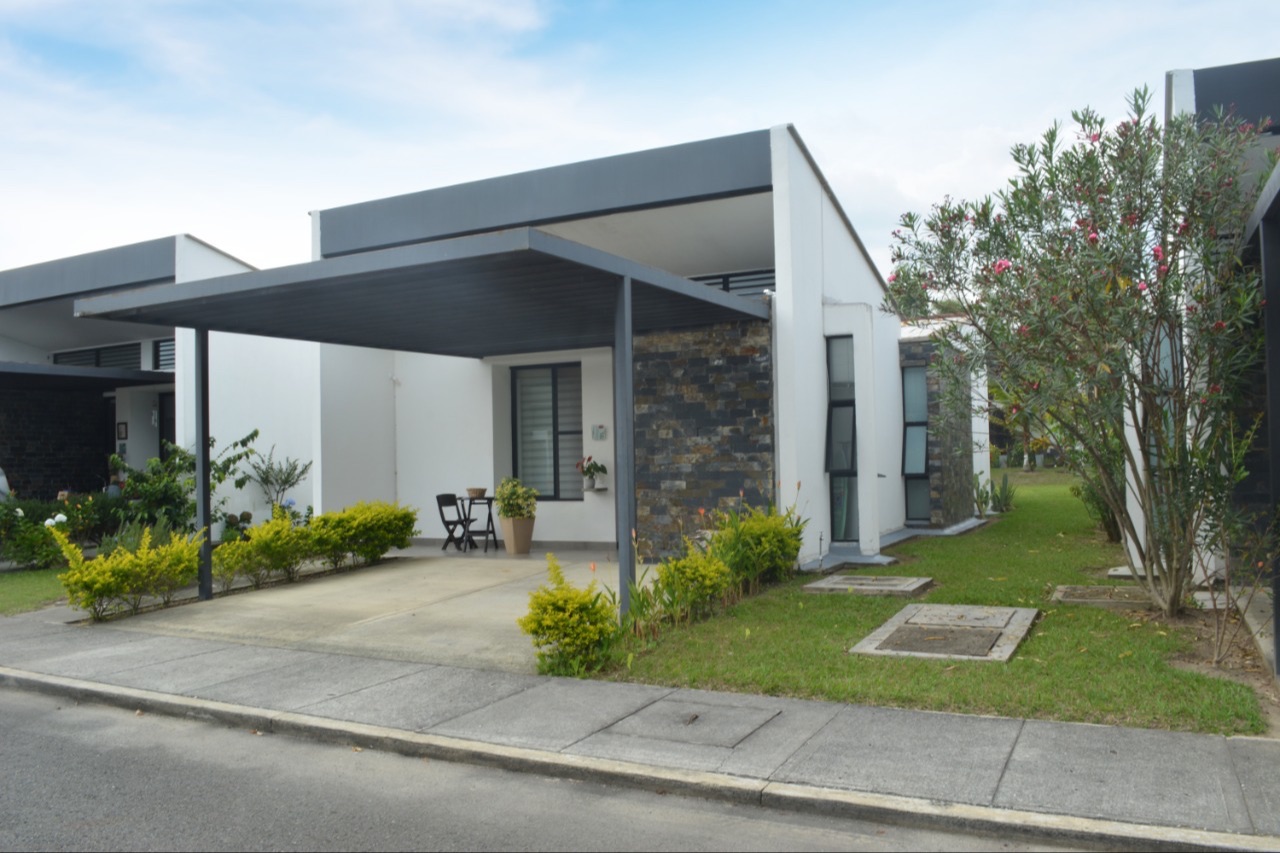 FACHADA CASAS EN VENTA SENIORS CLUB ARMENIA.jpeg