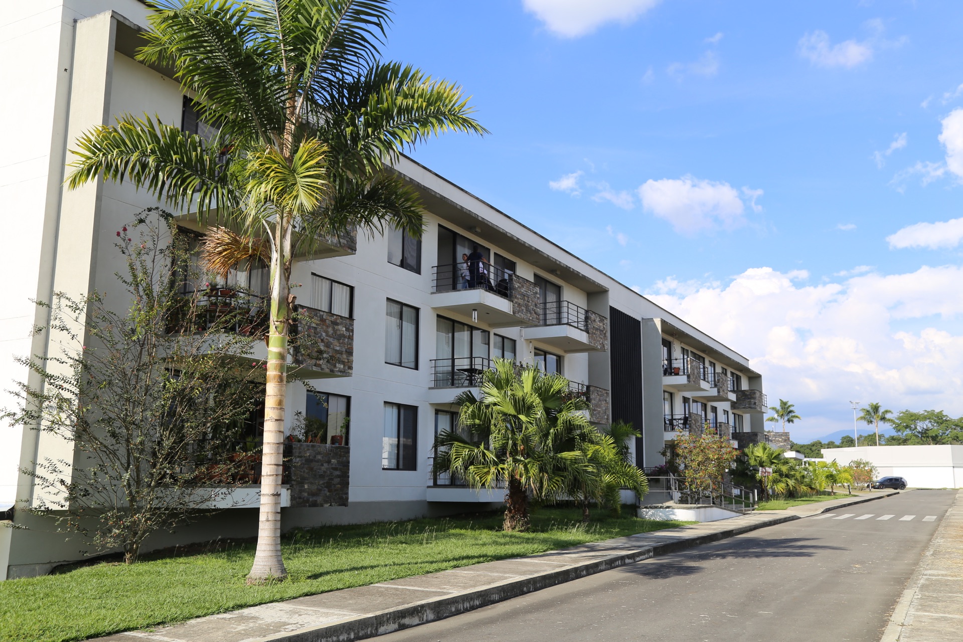 FACHADA SENIORS CLUB ARMENIA QUINDIO.JPG